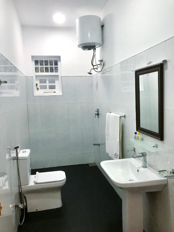 Queensland Hotel Нувара-Элия Экстерьер фото
